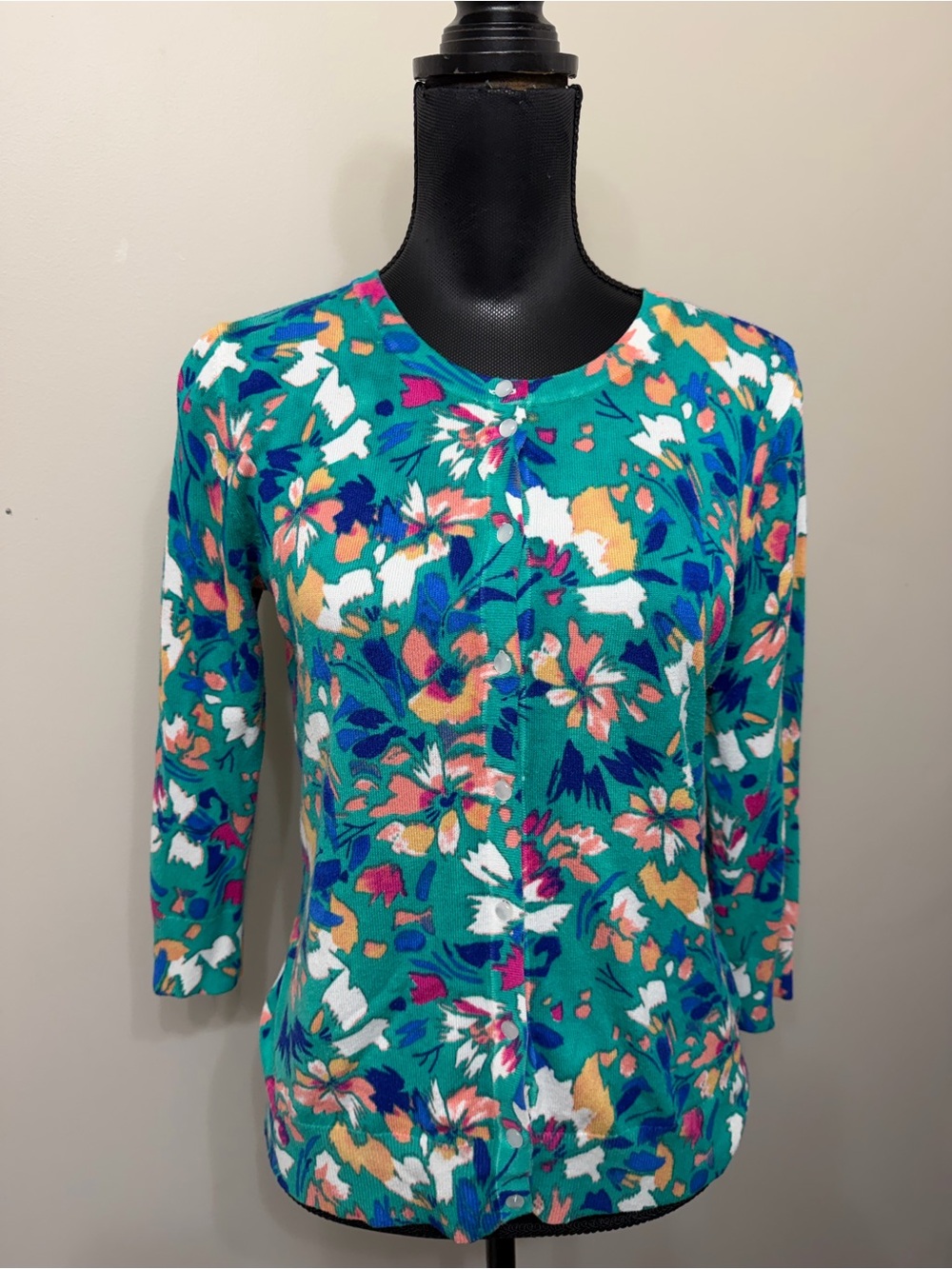 Cable & Gauge Women’s Green Floral Button Cardigan with Multicolor Bouquet Print